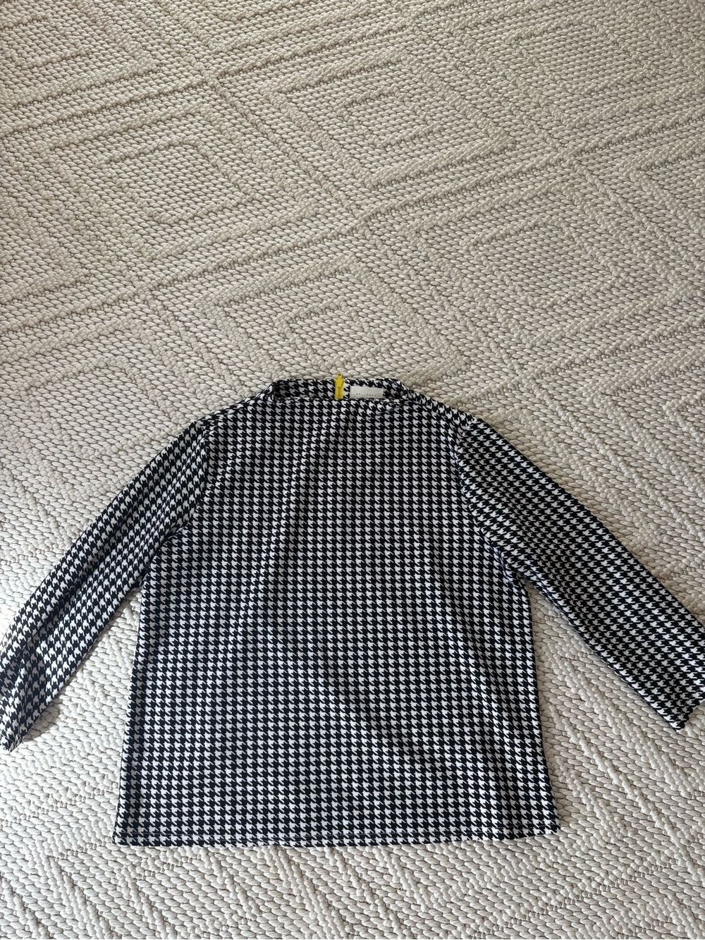 MELLODAY Black and White Houndstooth Women's Long-Sleeve Top